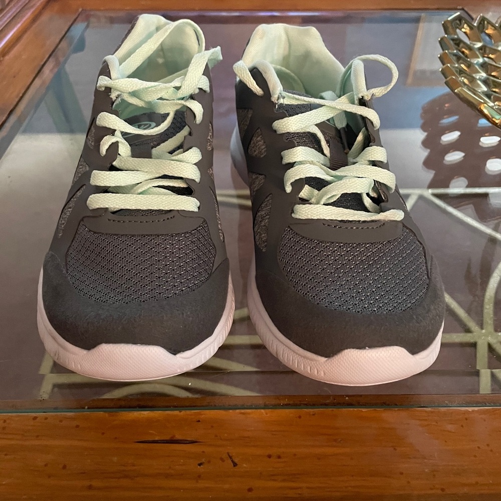 Ladies Size 6 Running Shoes
